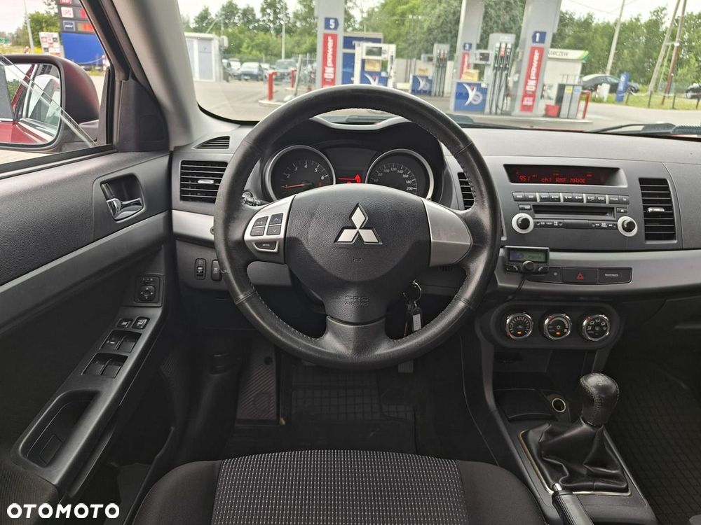 Mitsubishi Lancer - 10