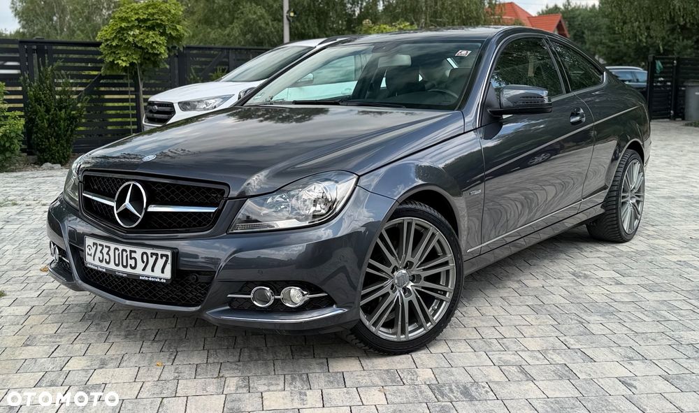 Mercedes-Benz Klasa C 250 CGI BlueEff - 40