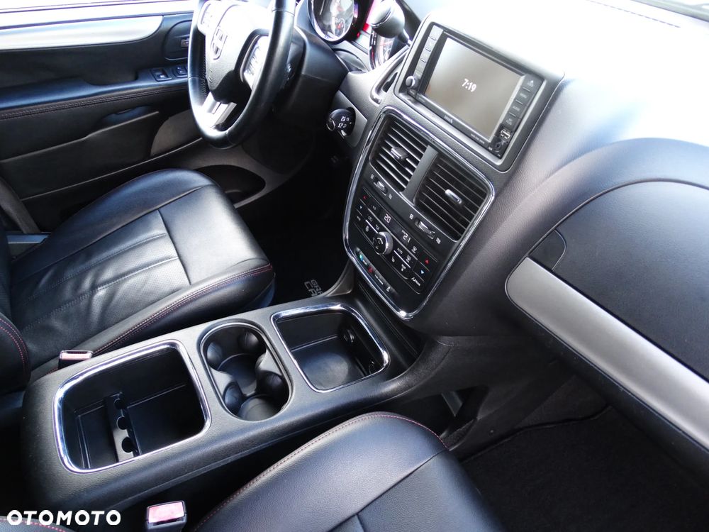 Dodge Grand Caravan 3.6 R/T - 22