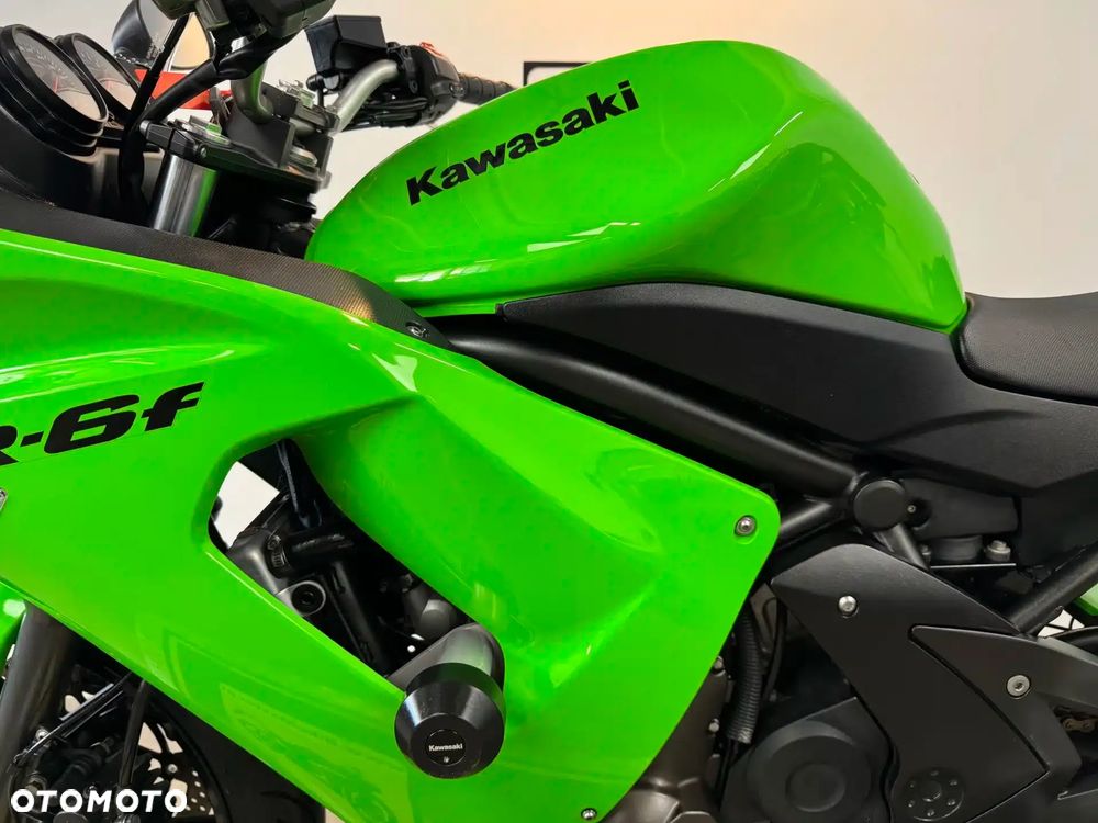 Kawasaki ER - 22
