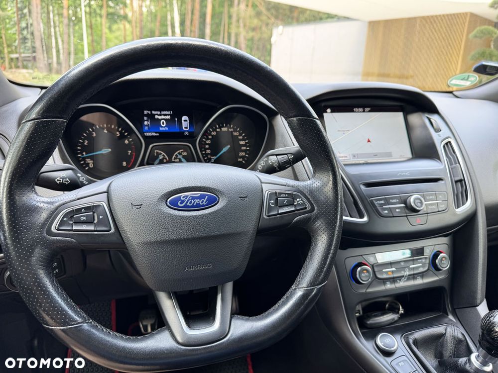 Ford Focus 1.0 EcoBoost Start-Stopp-System ST-LINE - 24