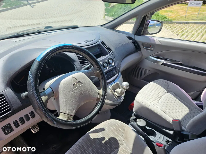 Mitsubishi Grandis - 21