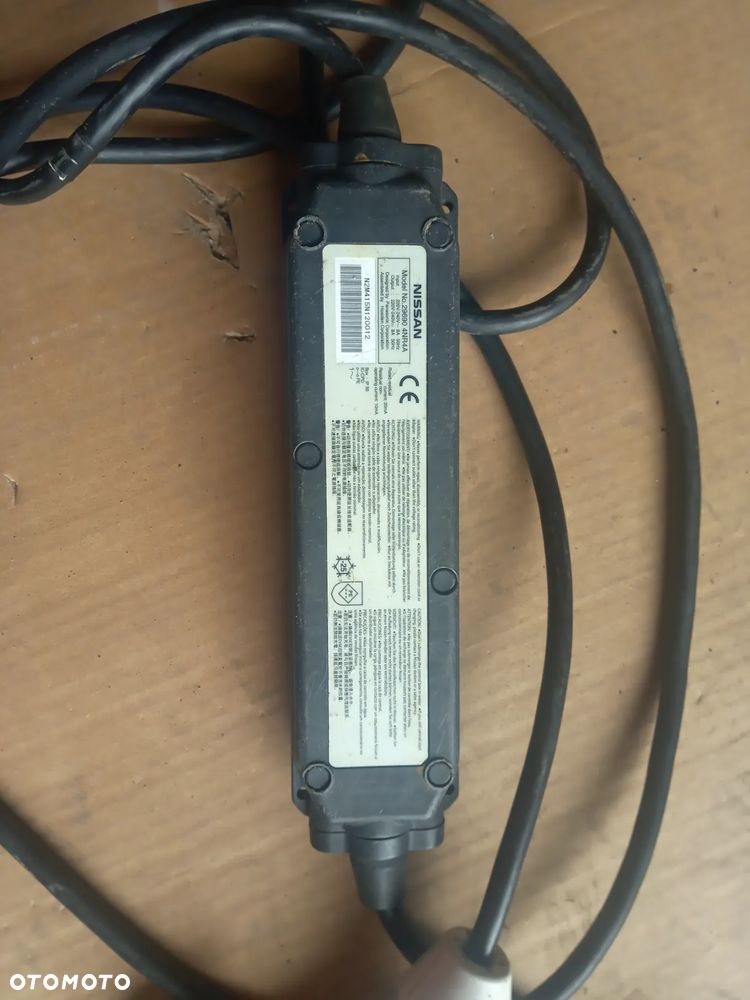 Ładowarka Nissan TYPE1 orginalna nie naprawiana Sprawna - 2