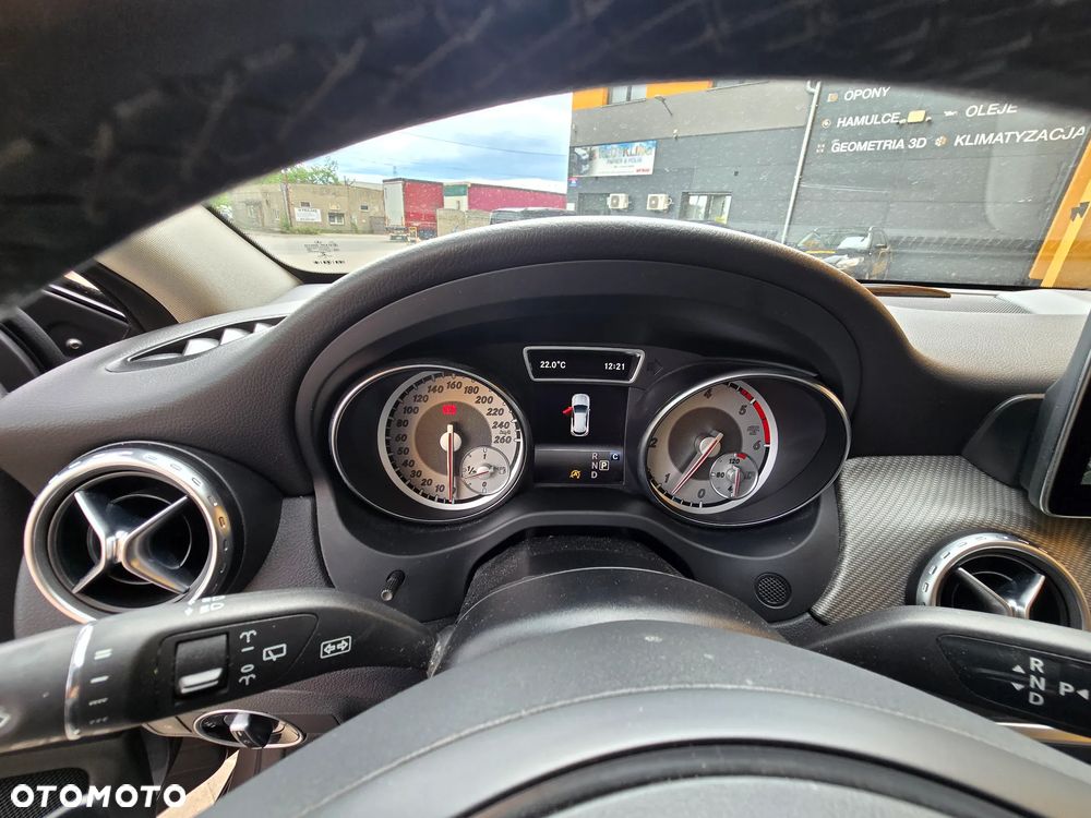 Mercedes-Benz GLA - 22