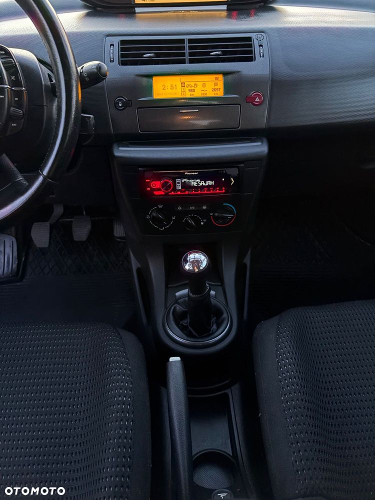 Citroën C4 1.6 HDi FAP Confort - 4