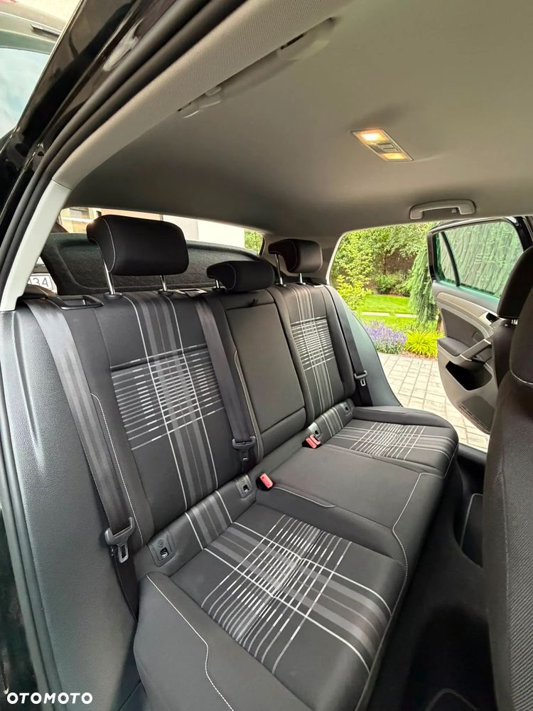 Volkswagen Golf - 27