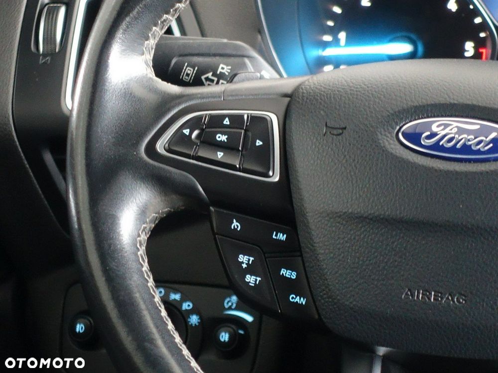 Ford Kuga 2.0 TDCi AWD ST-Line - 24