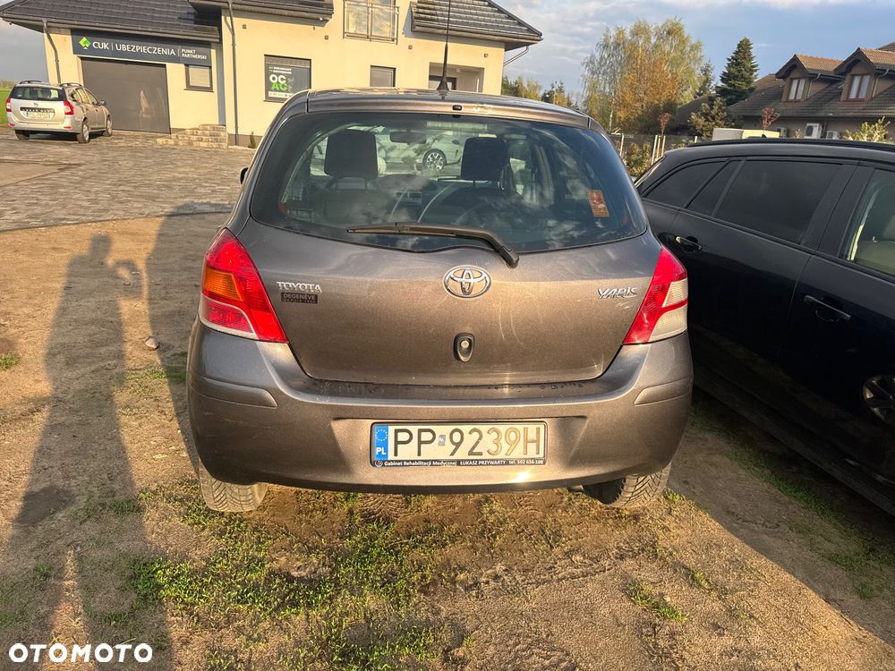 Toyota Yaris 1.4 D-4D Prestige - 11