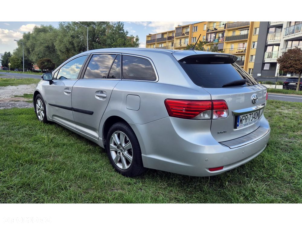Toyota Avensis 2.0 D-4D Sol - 7