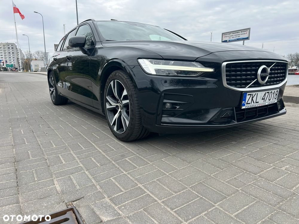 Volvo V60 B4 D R-Design - 3