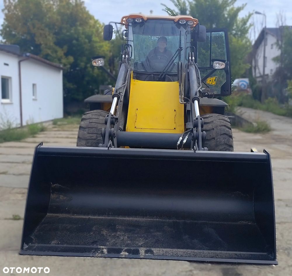 JCB 427HT - 9