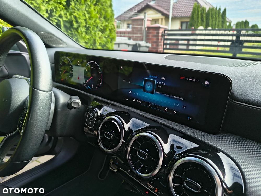 Mercedes-Benz CLA 180 7G-DCT - 33