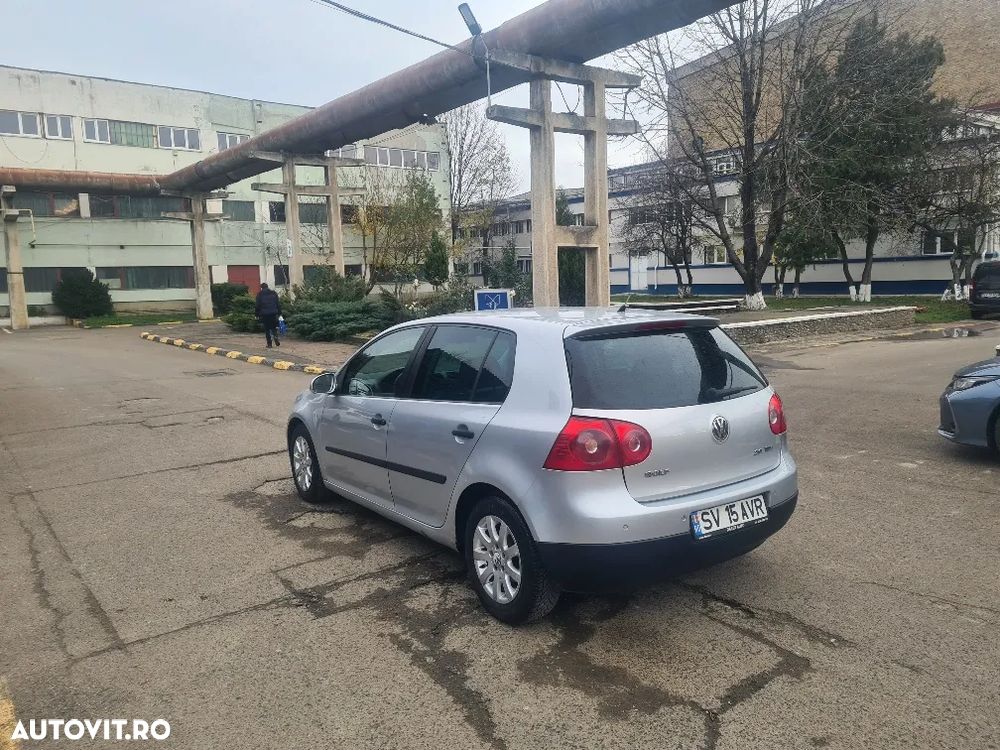 Volkswagen Golf 2.0 TDI Comfortline DSG - 3