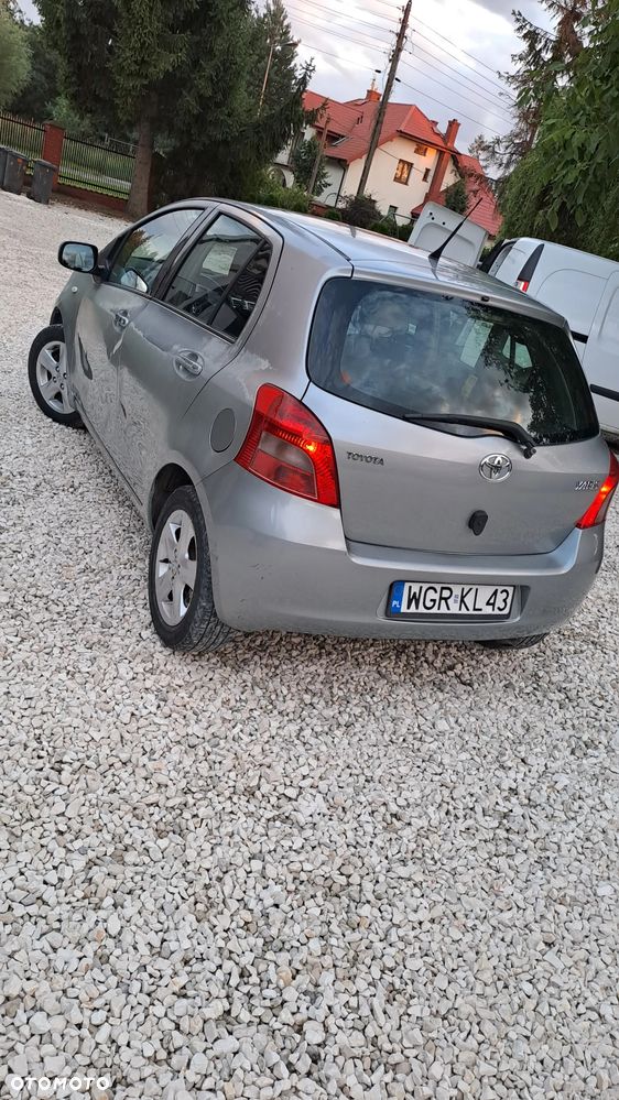 Toyota Yaris 1.3 Sol - 5
