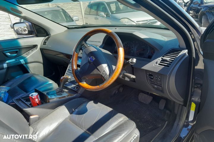 Jante aliaj cu anvelope 18 - set 30748436 235/60 R18 30748436 235/60 - 10