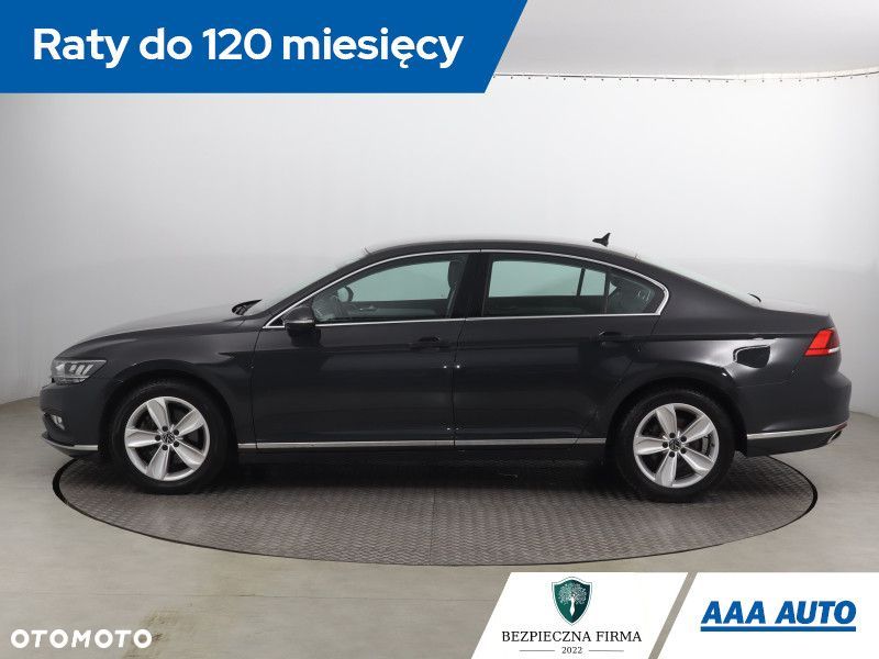 Volkswagen Passat - 4