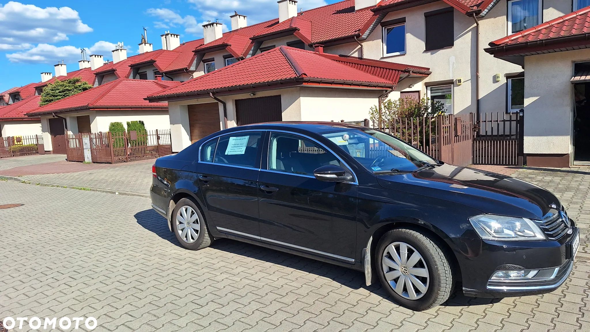 Volkswagen Passat - 1