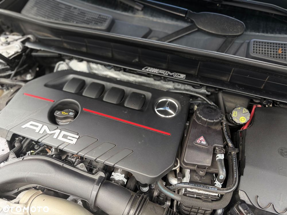 Mercedes-Benz GLB AMG 35 4Matic AMG Speedshift DCT 8G - 14