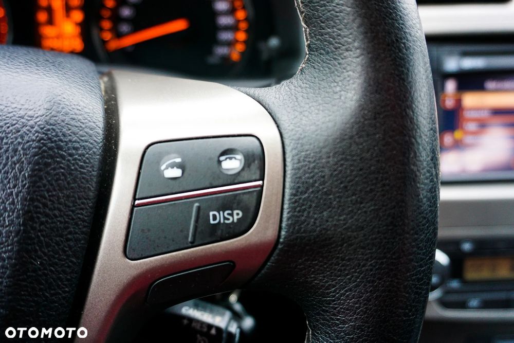 Toyota Avensis 1.8 Comfort - 24