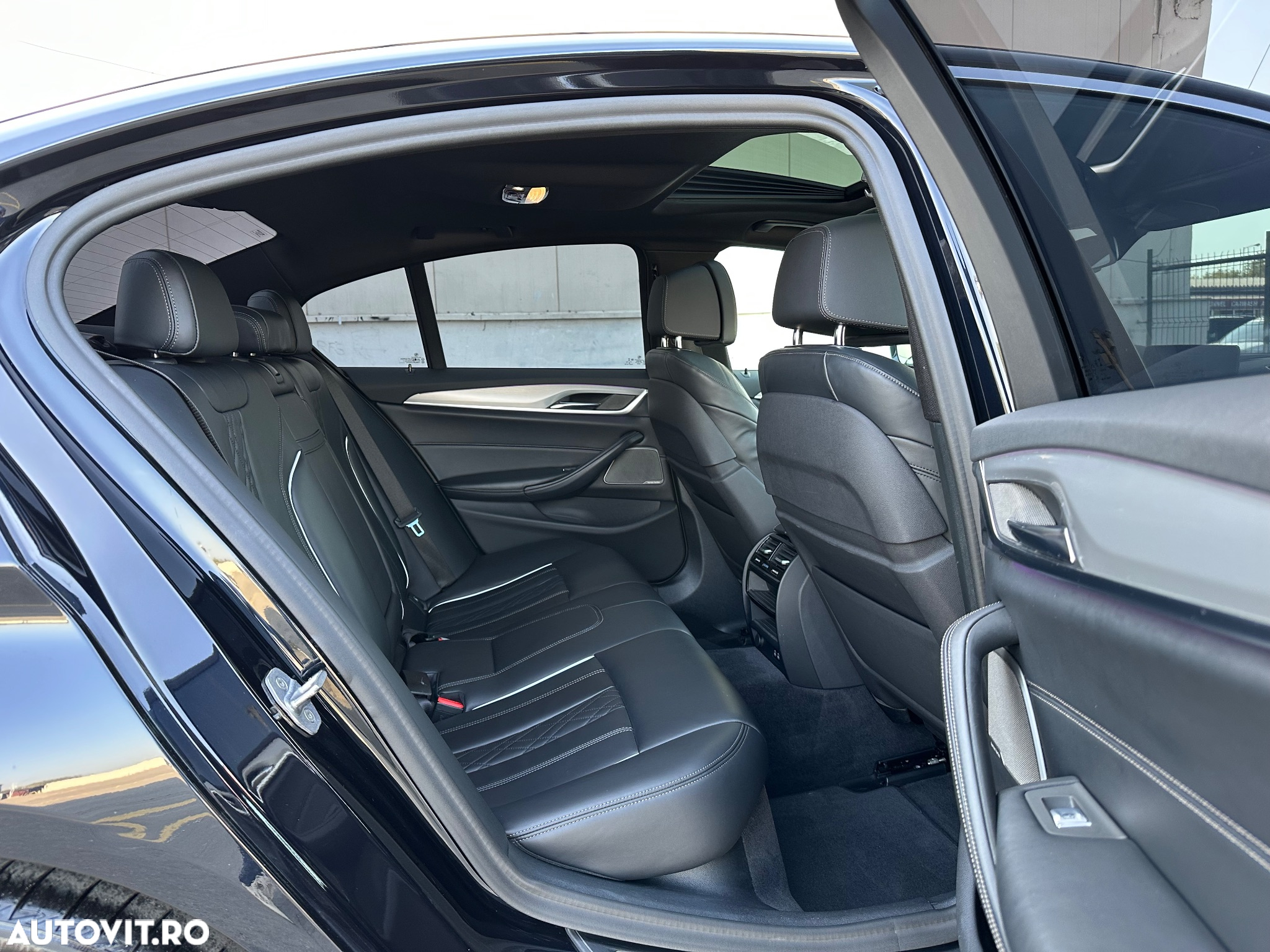 BMW Seria 5 520i Aut. M Sport Edition - 14
