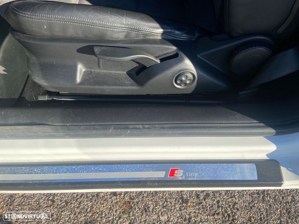 Audi A3 Cabrio 2.0 TDi DPF S Line Sport Pack - 7