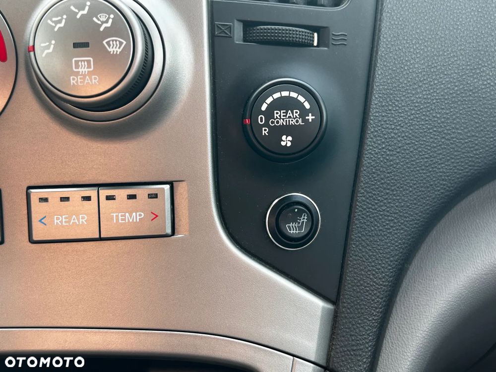Hyundai H-1 Starex - 25