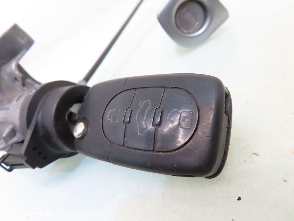 STACYJKA WKŁADKI AUDI A4 B6 4B0905851F - 6