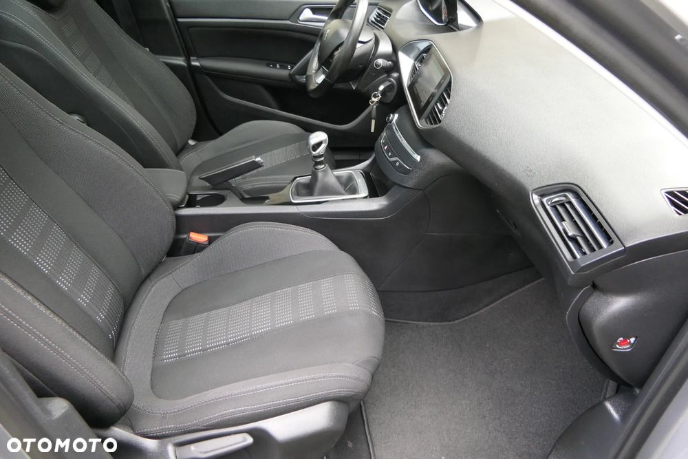 Peugeot 308 1.6 BlueHDi Business Line S&S - 18