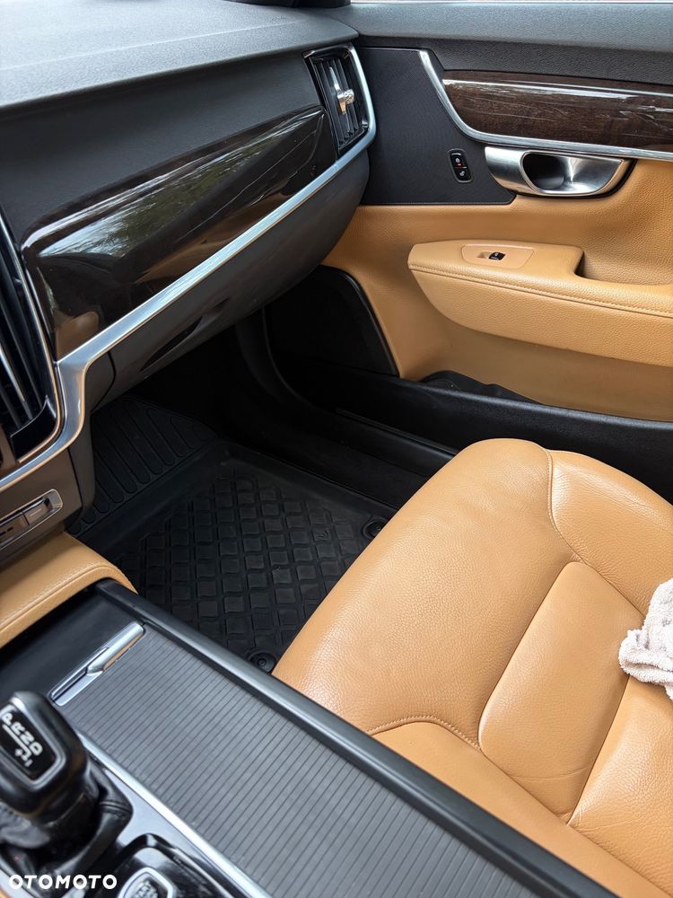 Volvo V90 D4 Geartronic Momentum Pro - 17