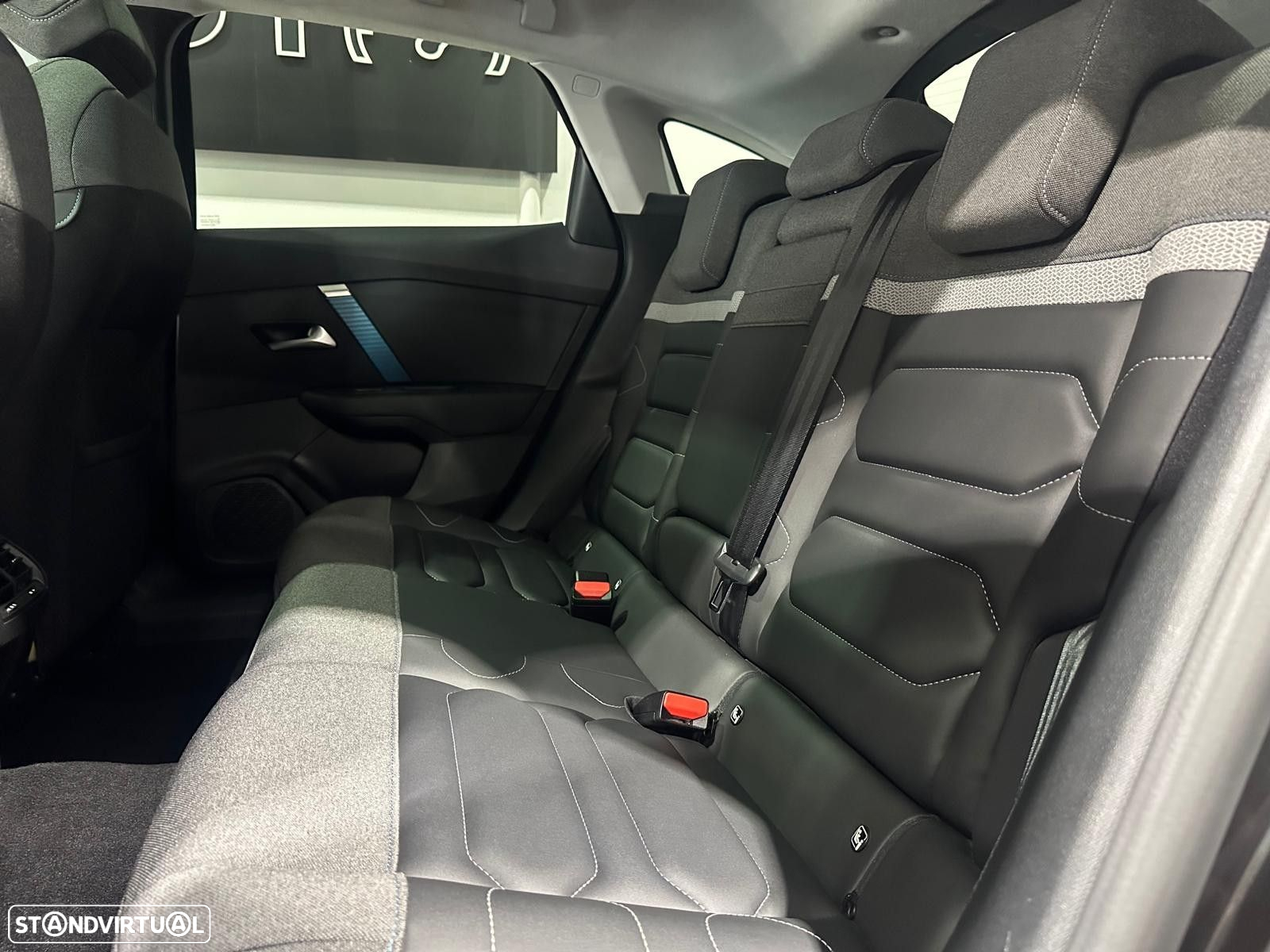 Citroën e-C4 50 kWh Shine - 24