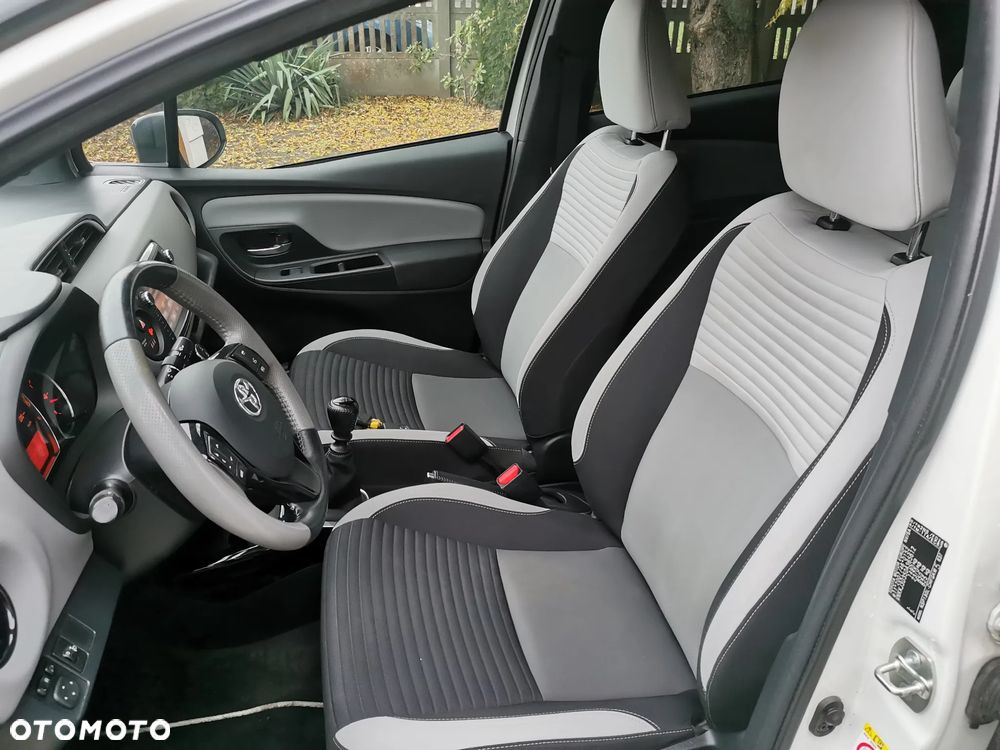 Toyota Yaris 1.33 Premium - 7