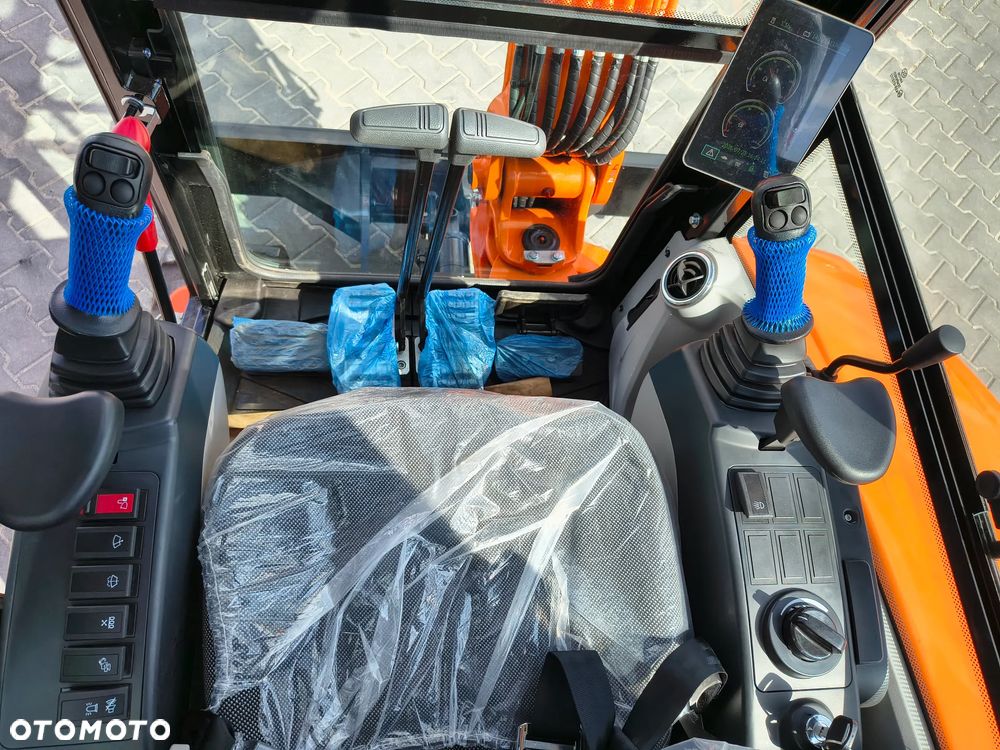 Kubota LONKING CDM6025 - 18