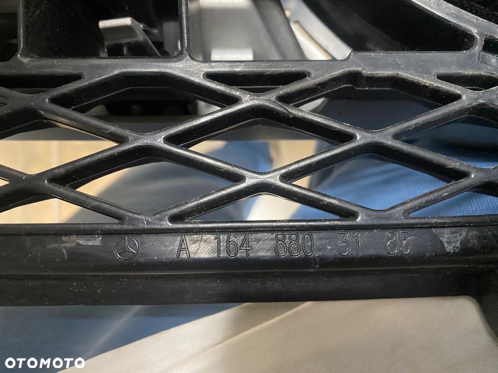 MERCEDES GL X164 AMG GRAND EDITION ATRAPA GRILL ORG - 4