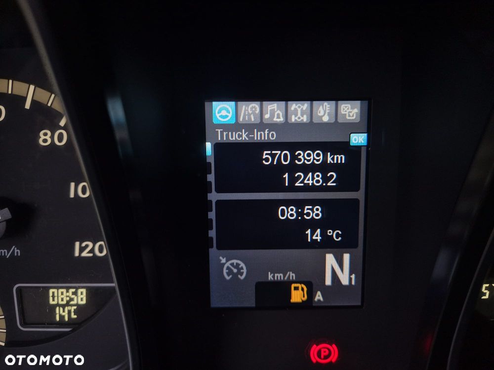 Mercedes-Benz 1845 - 32