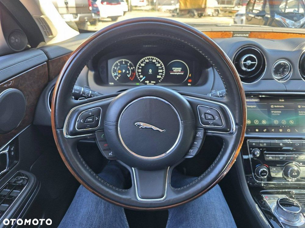 Jaguar XJ 3.0 T AWD Premium Luxury - 9