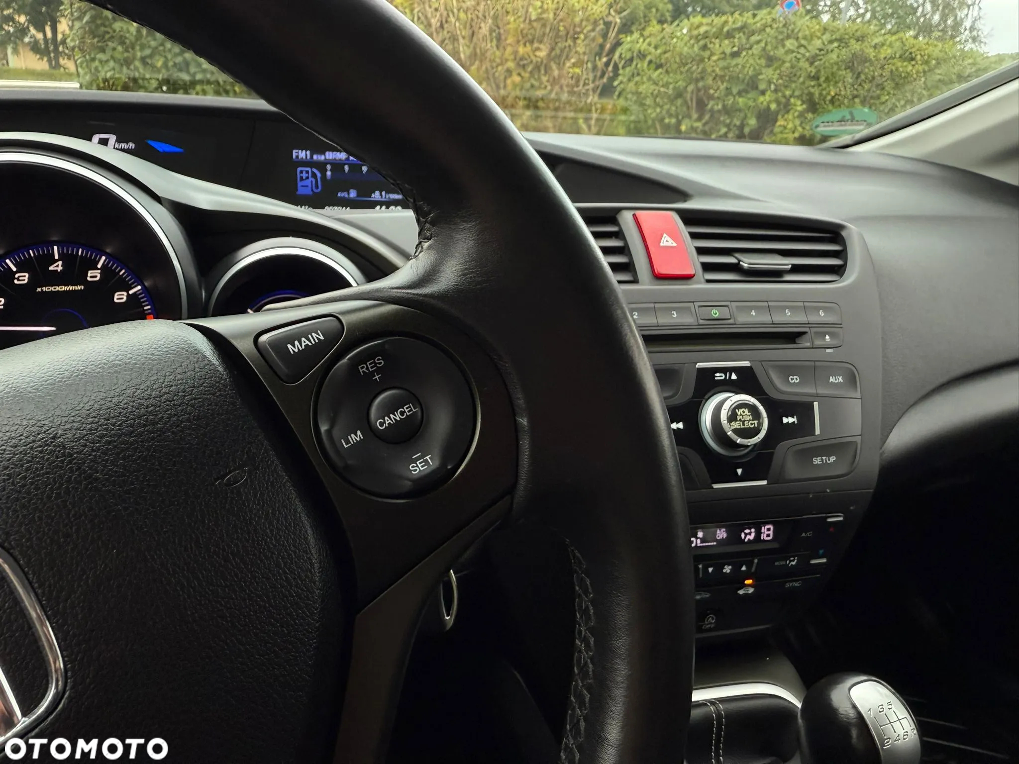 Honda Civic 1.8 i-VTEC Executive Black Edition - 28