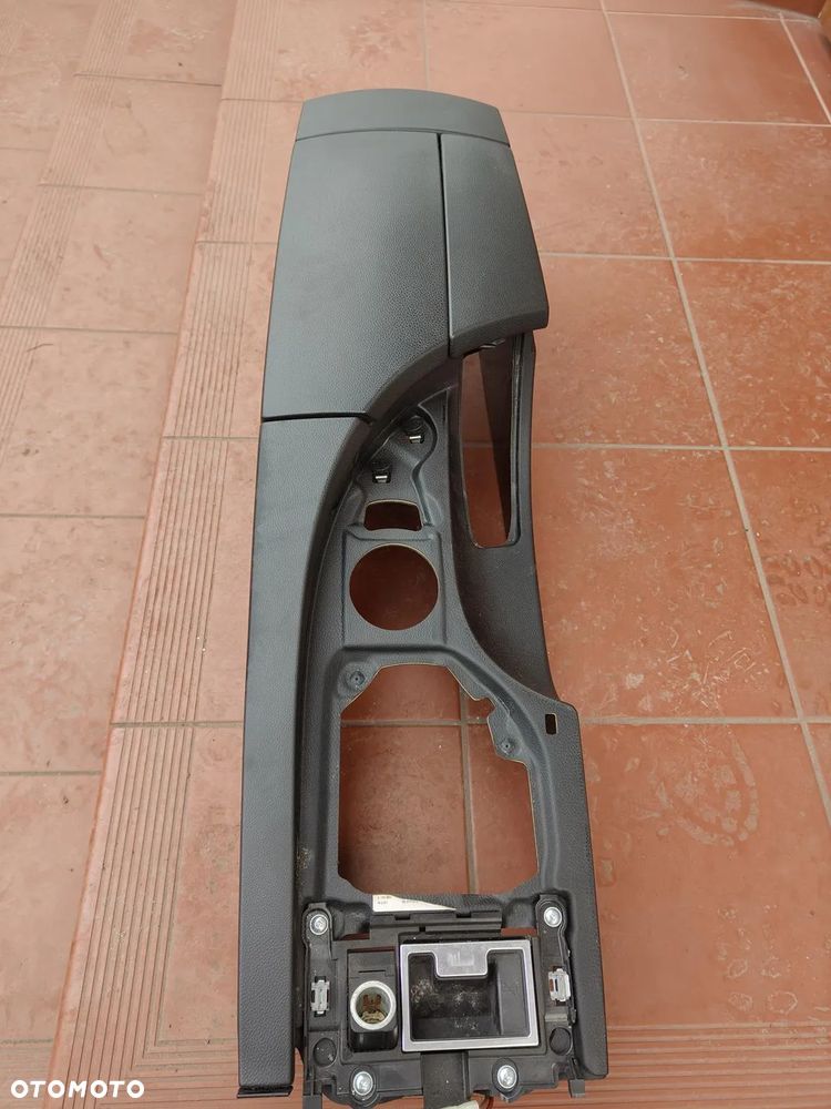 BMW 5 E60 e61 Podłokietnik CZARNY Europa Idealny - 1