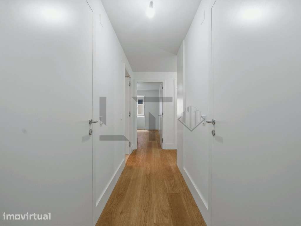 Apartamento T3 com Garagem para Venda junto à Av. da Liberdade, Lisboa - Grande imagem: 2/21