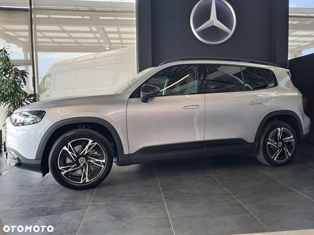 Mercedes-Benz GLB - 8
