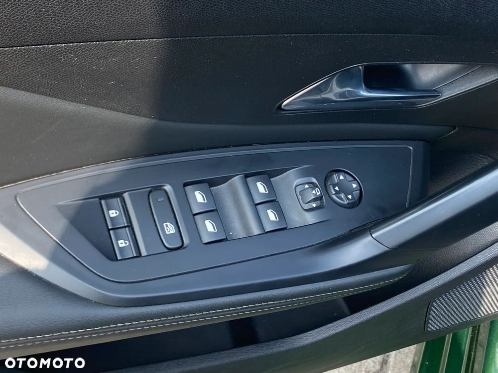 Peugeot 308 1.2 PureTech Allure Pack S&S EAT8 - 12
