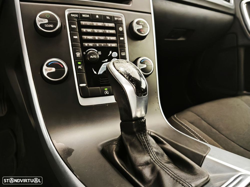 Volvo V60 D2 Geartronic Powershift Edition - 33