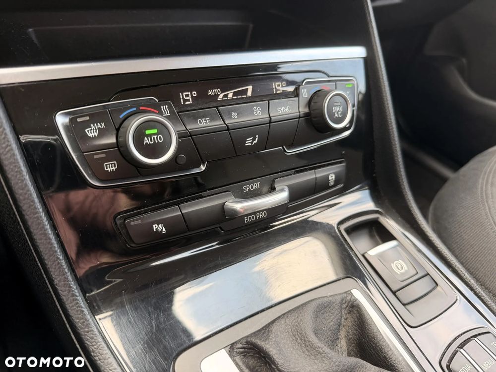 BMW Seria 2 218d xDrive Sport-Aut Advantage - 26