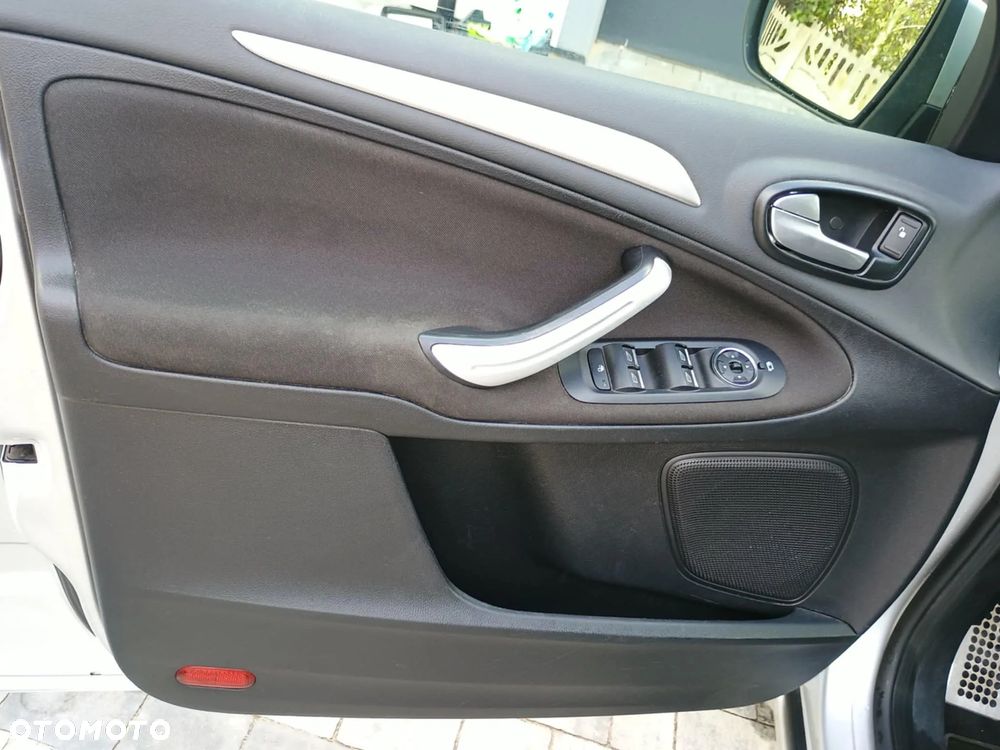 Ford S-Max 2.0 TDCi DPF Titanium - 15