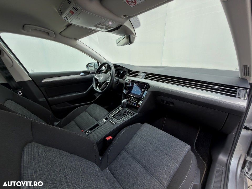 Volkswagen Passat - 14