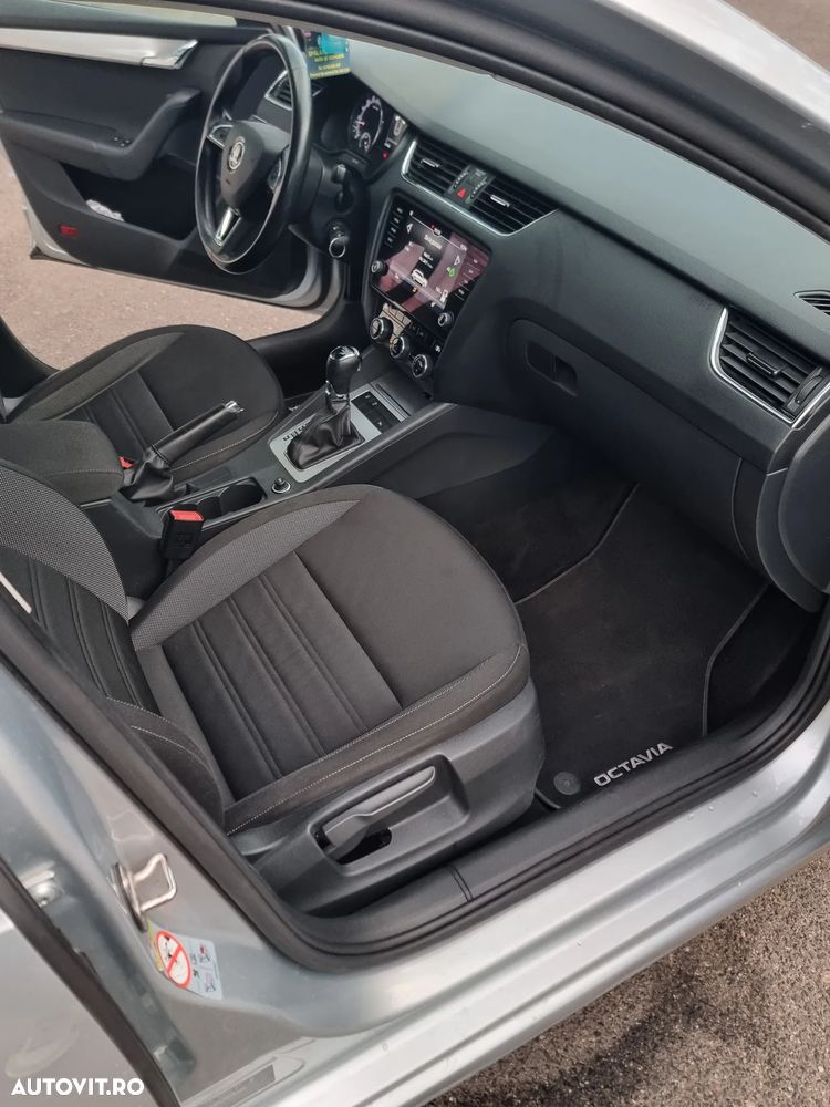 Skoda Octavia 2.0 TDI DSG Tour - 19