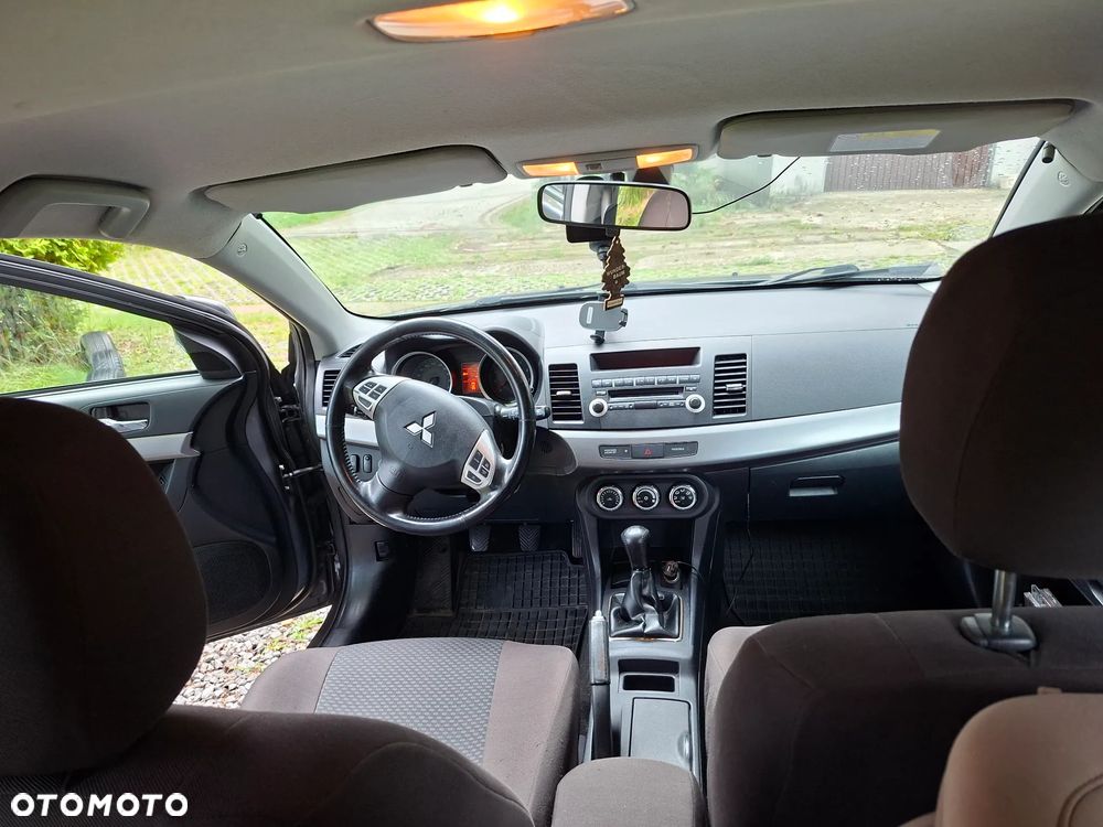 Mitsubishi Lancer 1.8 Invite - 14