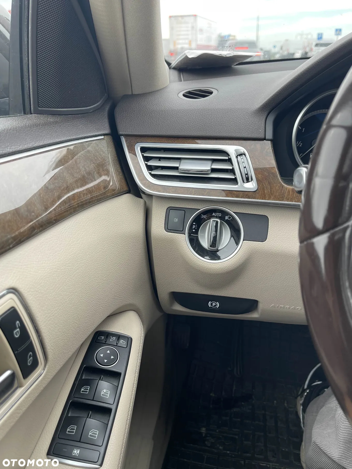 Mercedes-Benz Klasa E 220 T BlueTEC BlueEFFICIENCY Edition 9G-TRONIC Edition - 21