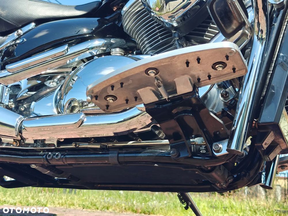 Suzuki Intruder - 14