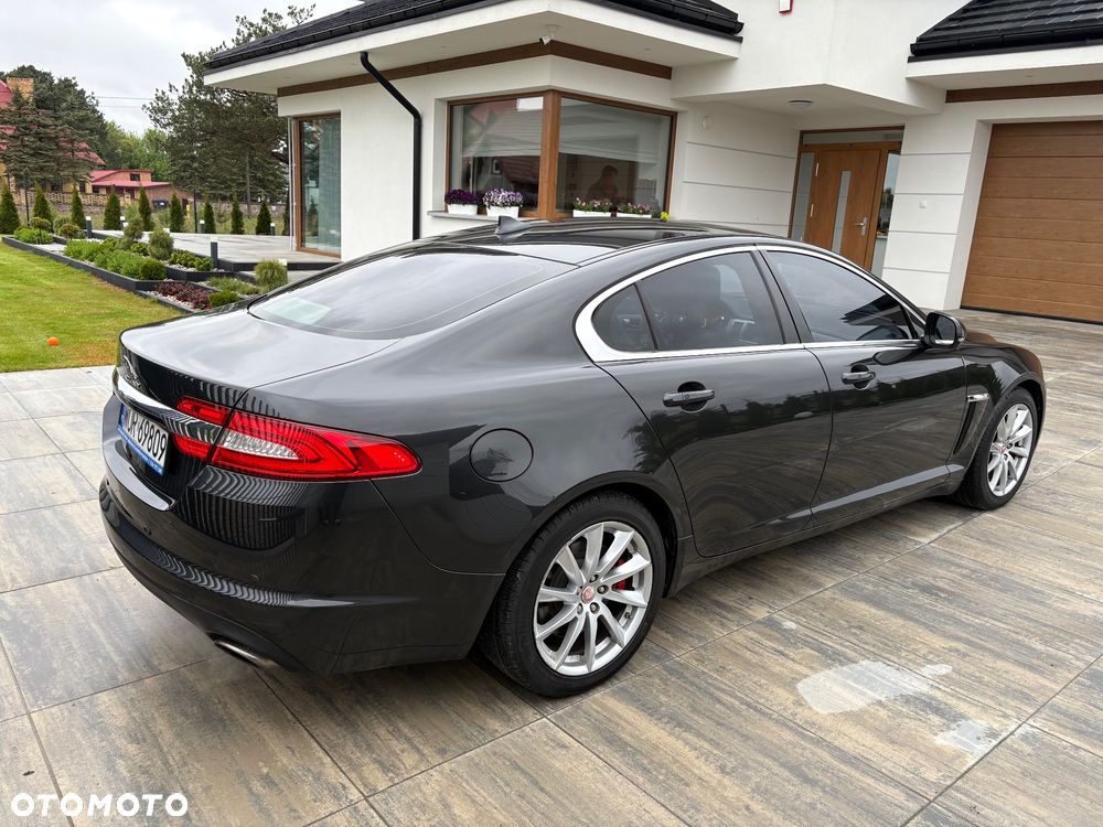 Jaguar XF 2.0 T Prestige - 4