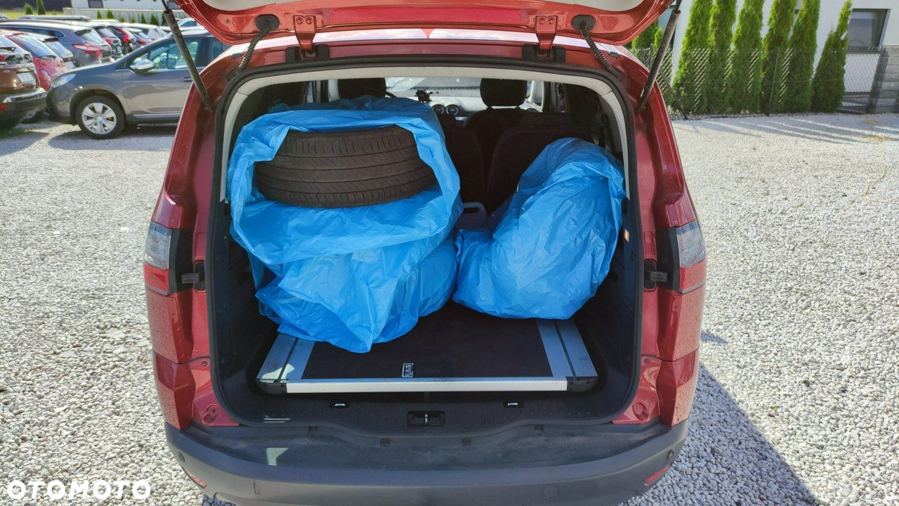 Ford S-Max - 8